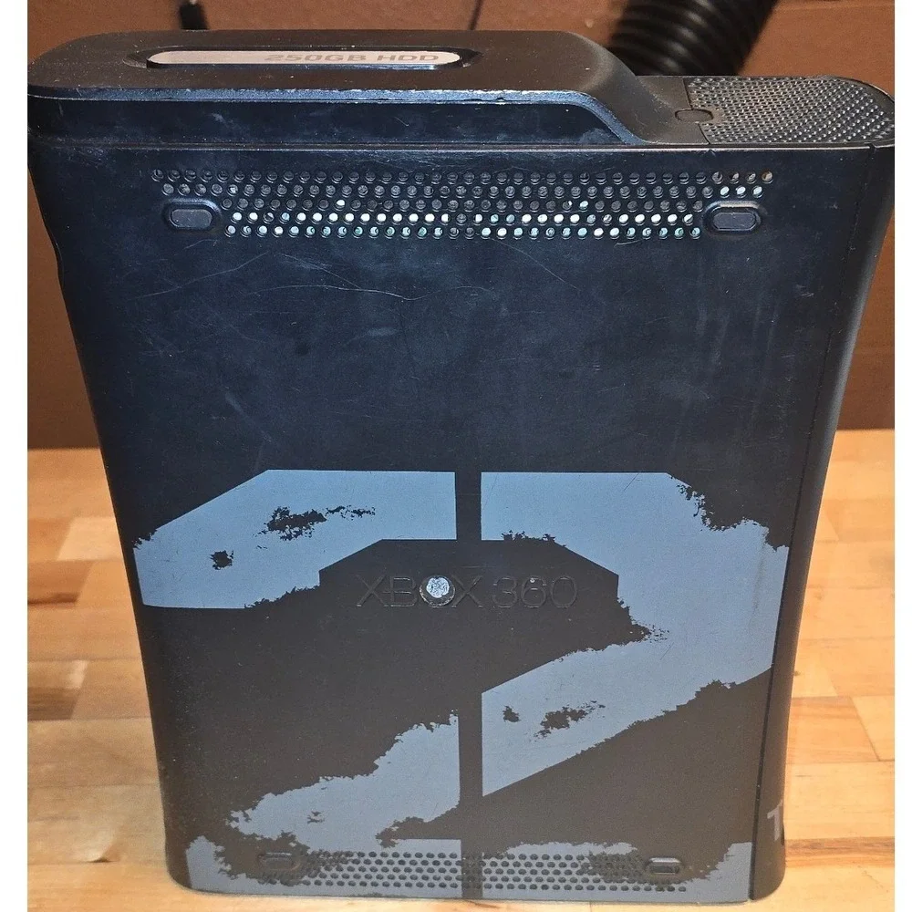 Microsoft Xbox 360 Modern Warfare 2 Limited Edition 250GB Console Bundle Black